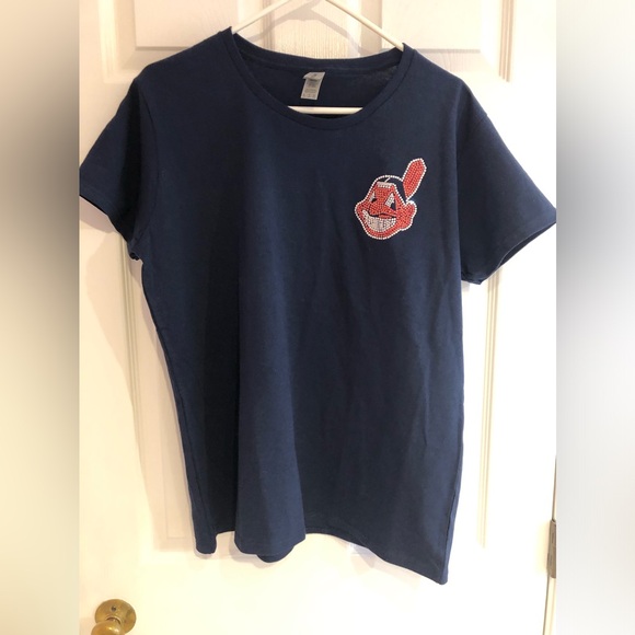 Gildan Cleveland Indians Chief Wahoo Women’s T-Shirt - Picture 2 of 6